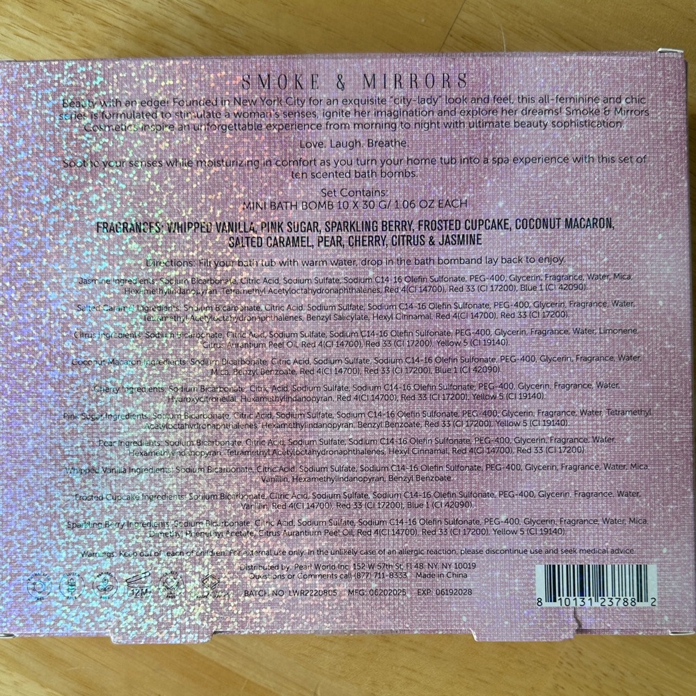 Smoke & Mirrors Revitalizing Bath Bomb Set - Pink and White - Picture 3 of 3